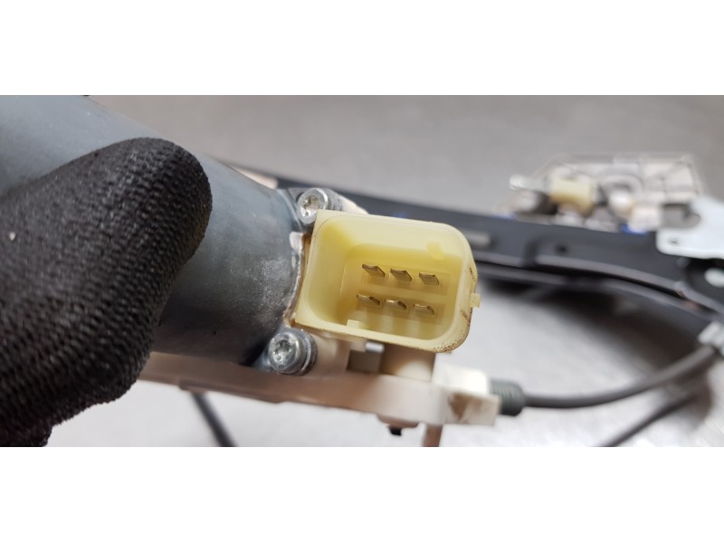 Recambio de elevalunas trasero derecho para mercedes clase cls (w219) 350 cgi (219.357) referencia OEM IAM A2197301046 A21973008