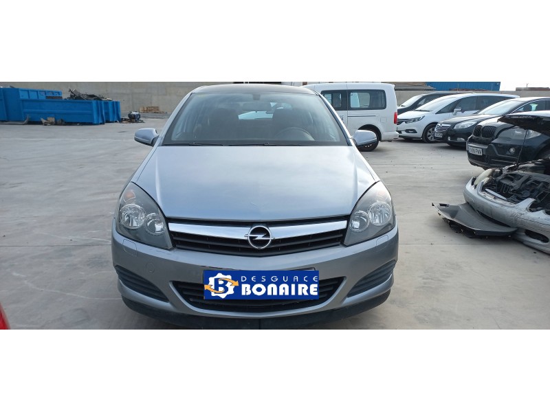 opel astra h berlina del año 2004