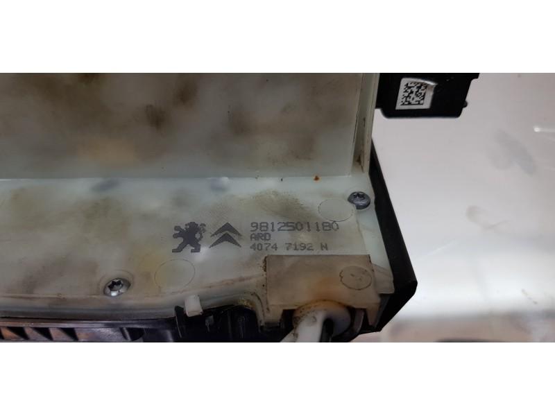 Recambio de cerradura puerta trasera derecha para peugeot 208 (p2) active referencia OEM IAM 9812501180  