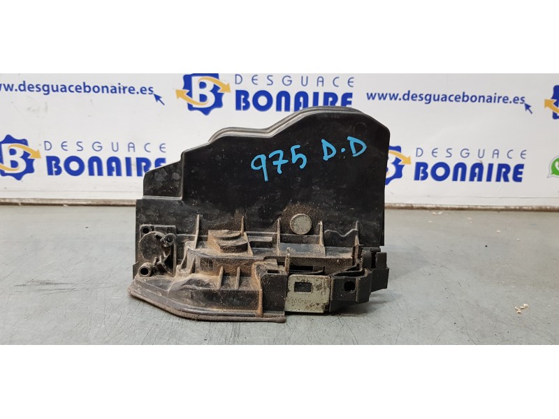 Recambio de cerradura puerta delantera derecha para bmw serie 5 berlina (e60) 530d referencia OEM IAM 7036170  
