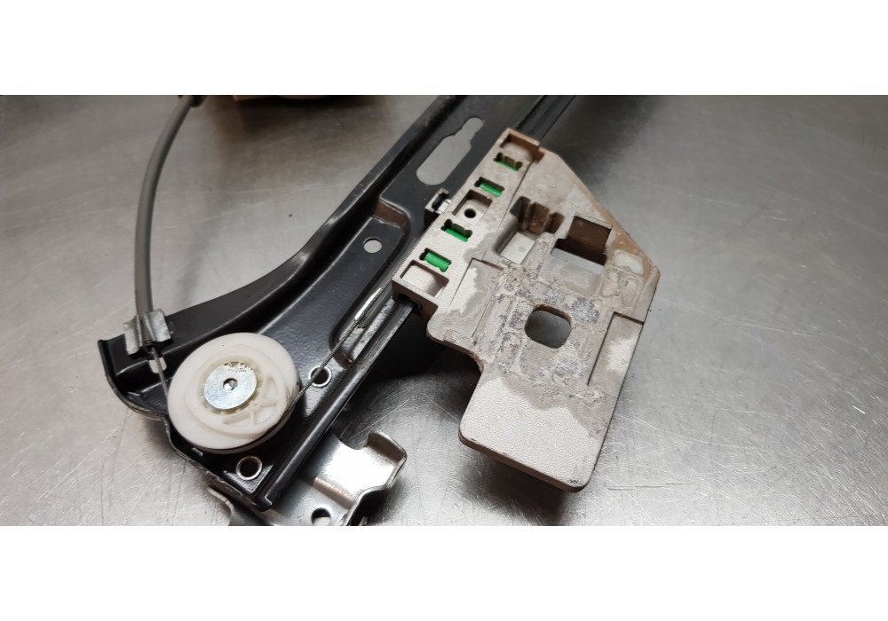 Recambio de elevalunas trasero izquierdo para mercedes clase cls (w219) 350 cgi (219.357) referencia OEM IAM A2197300946 A219730