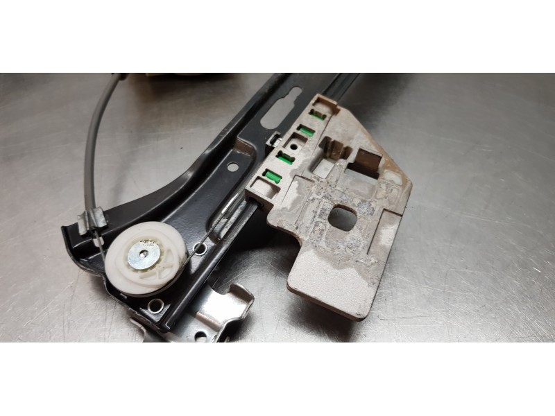 Recambio de elevalunas trasero izquierdo para mercedes clase cls (w219) 350 cgi (219.357) referencia OEM IAM A2197300946 A219730