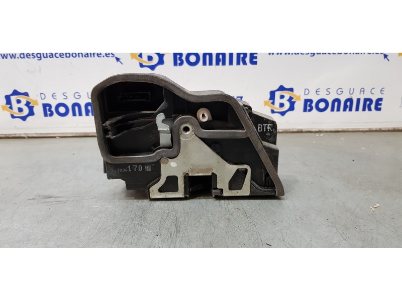 Recambio de cerradura puerta delantera derecha para bmw serie 5 berlina (e60) 530d referencia OEM IAM 7036170  