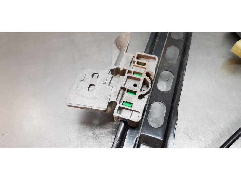 Recambio de elevalunas trasero izquierdo para mercedes clase cls (w219) 350 cgi (219.357) referencia OEM IAM A2197300946 A219730