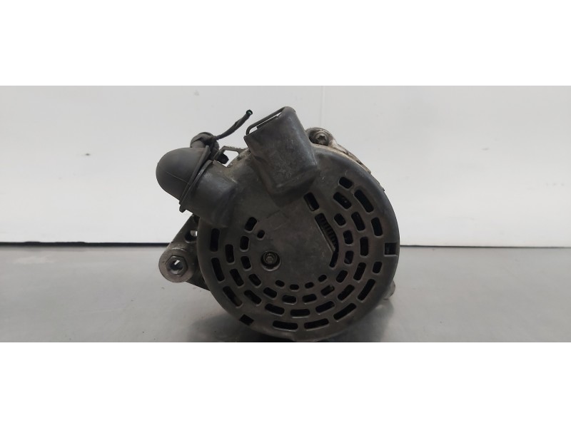 Recambio de alternador para kia carens ( ) drive referencia OEM IAM 373002A900  