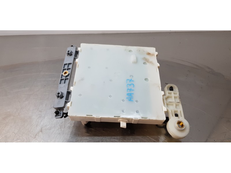 Recambio de caja reles / fusibles para volvo xc60 r design awd referencia OEM IAM 31665478  