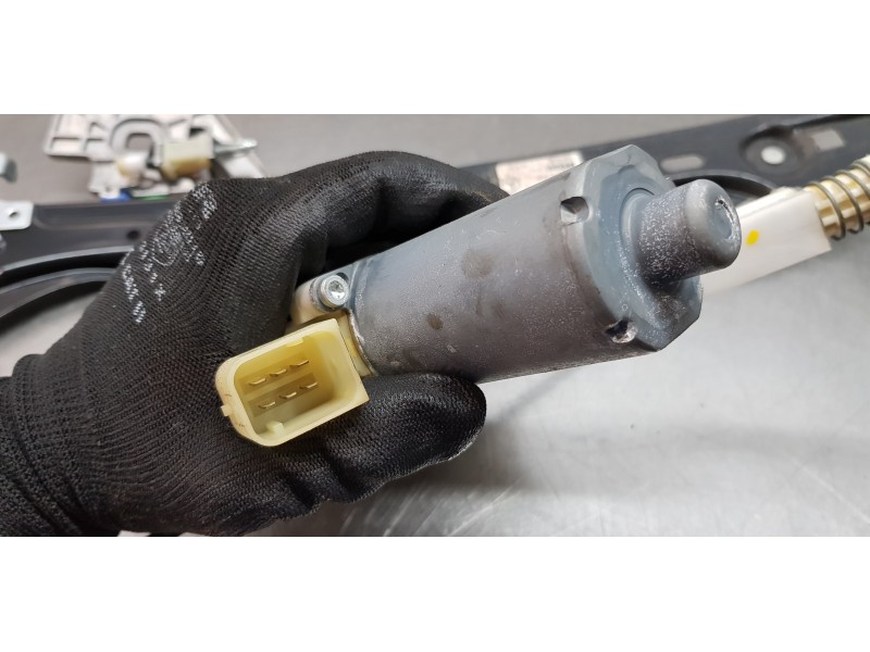 Recambio de elevalunas trasero izquierdo para mercedes clase cls (w219) 350 cgi (219.357) referencia OEM IAM A2197300946 A219730