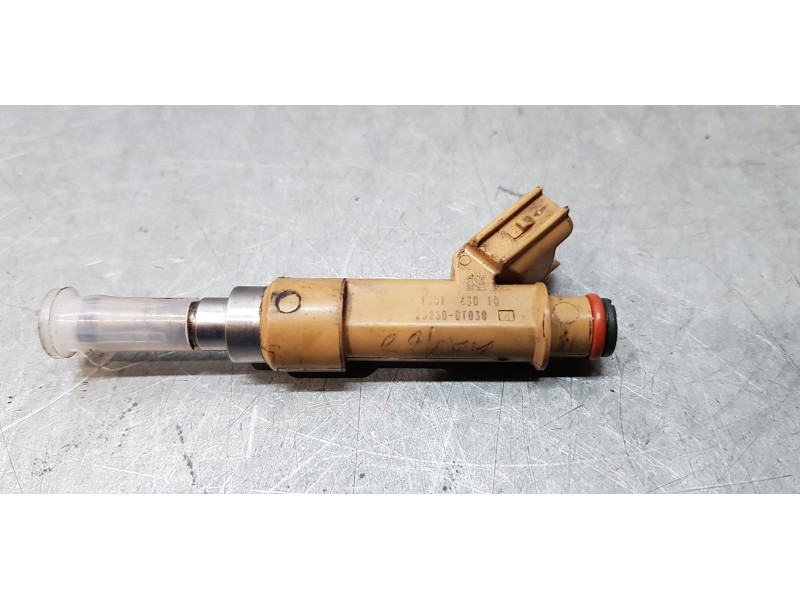 Recambio de inyector para toyota auris touring sports (e18) hybrid active referencia OEM IAM 232500T030  