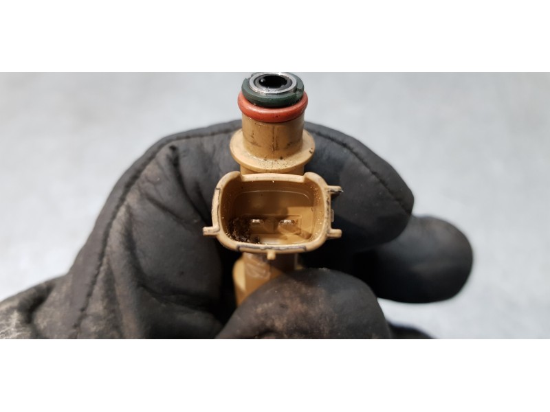 Recambio de inyector para toyota auris touring sports (e18) hybrid active referencia OEM IAM 232500T030  