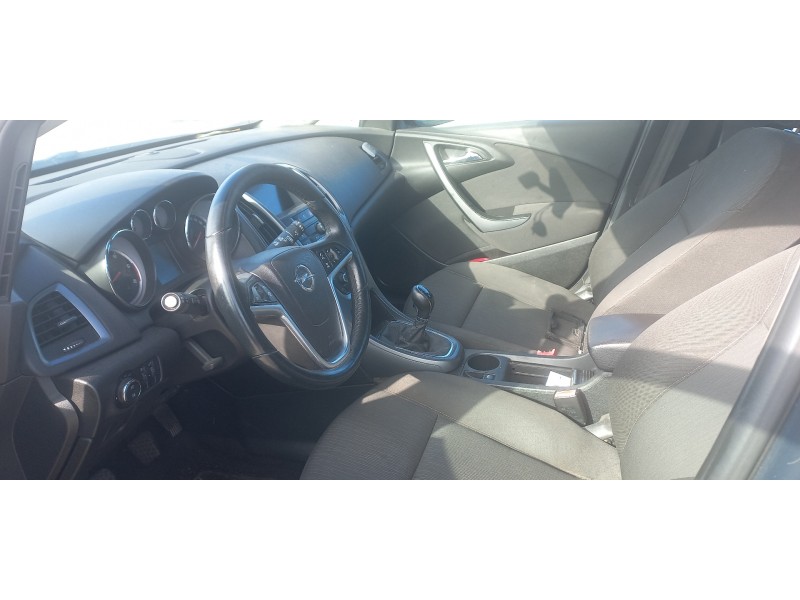 opel astra j sports tourer del año 2015