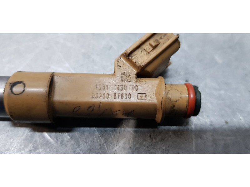 Recambio de inyector para toyota auris touring sports (e18) hybrid active referencia OEM IAM 232500T030  