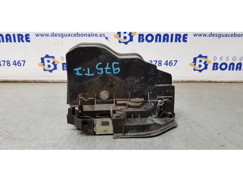 Recambio de cerradura puerta trasera izquierda para bmw serie 5 berlina (e60) 530d referencia OEM IAM 7036171  