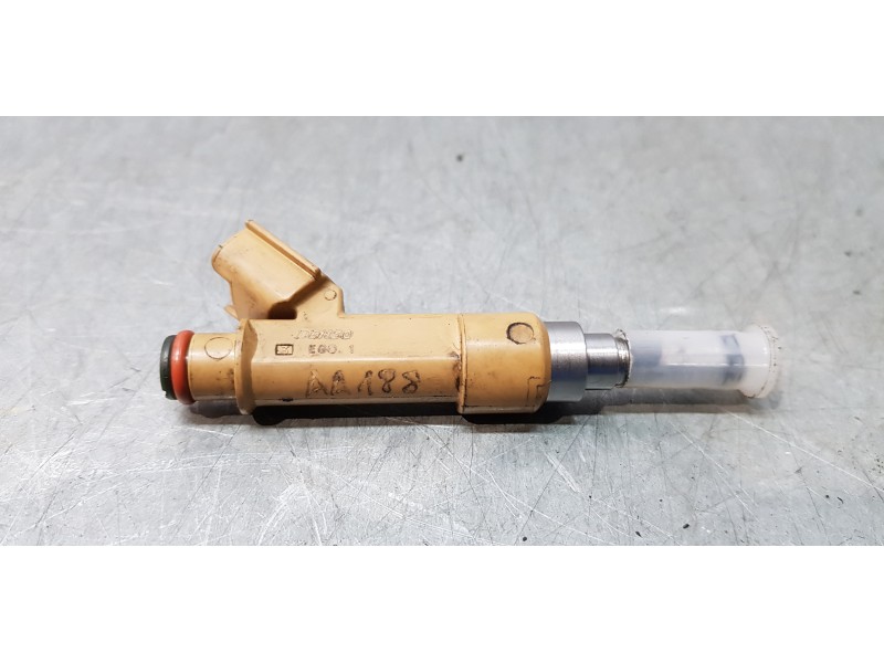 Recambio de inyector para toyota auris touring sports (e18) hybrid active referencia OEM IAM 232500T030  