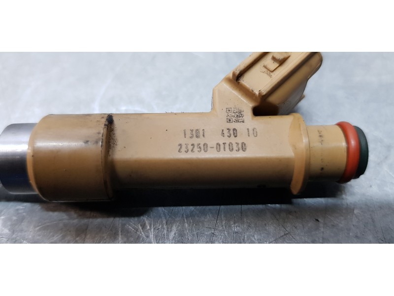 Recambio de inyector para toyota auris touring sports (e18) hybrid active referencia OEM IAM 232500T030  