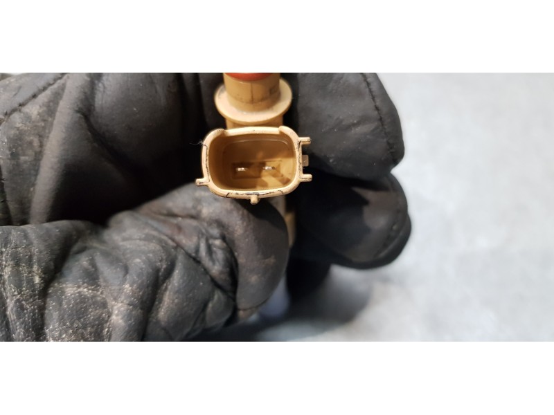 Recambio de inyector para toyota auris touring sports (e18) hybrid active referencia OEM IAM 232500T030  