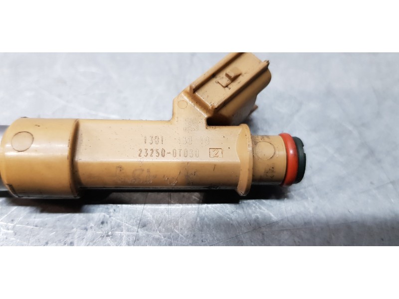 Recambio de inyector para toyota auris touring sports (e18) hybrid active referencia OEM IAM 232500T030  