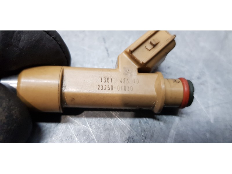 Recambio de inyector para toyota auris touring sports (e18) hybrid active referencia OEM IAM 232500T030  