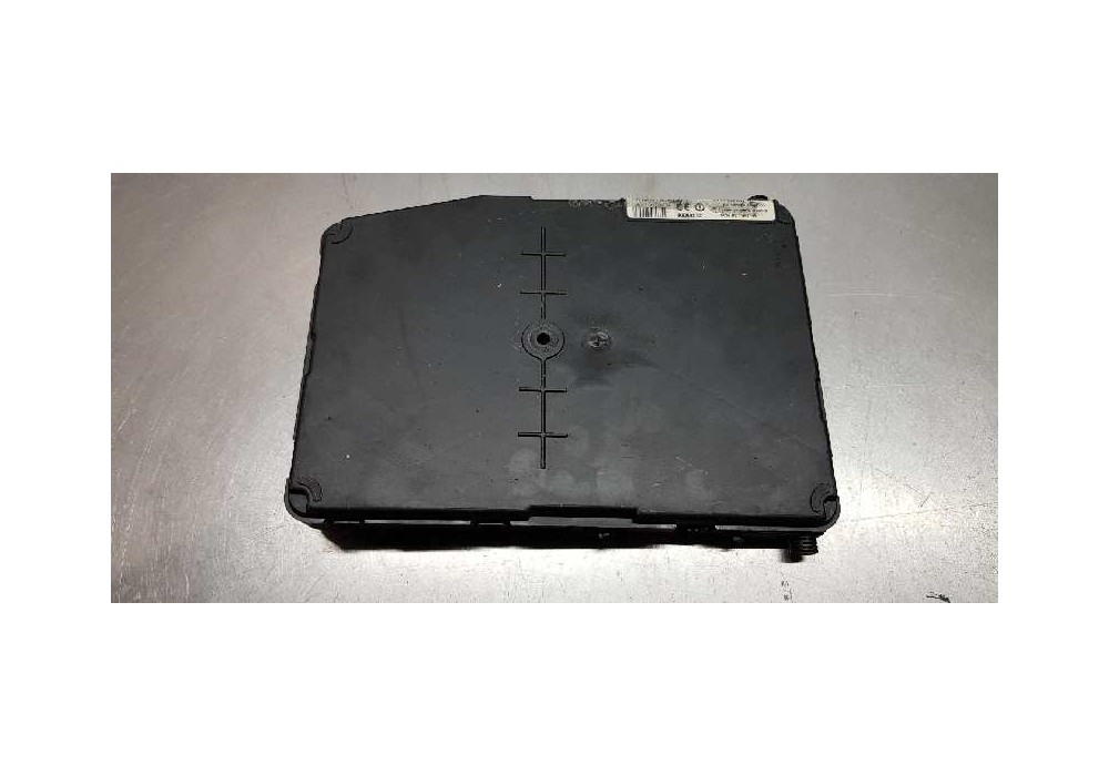 Recambio de caja reles / fusibles para renault megane ii berlina 5p pack authentique (e) referencia OEM IAM 8200525384  