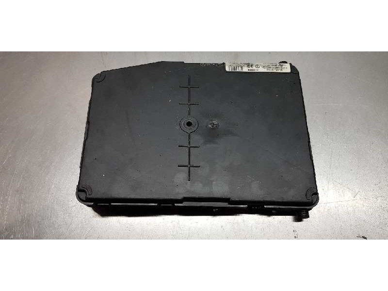 Recambio de caja reles / fusibles para renault megane ii berlina 5p pack authentique (e) referencia OEM IAM 8200525384  