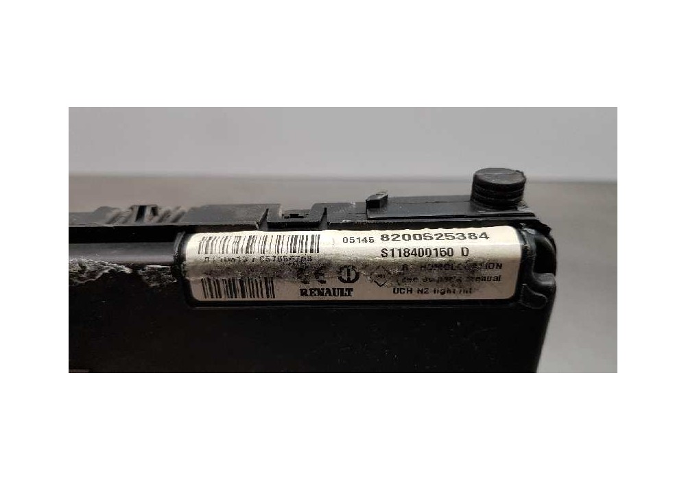 Recambio de caja reles / fusibles para renault megane ii berlina 5p pack authentique (e) referencia OEM IAM 8200525384  