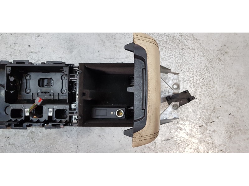 Recambio de apoyabrazos central para jaguar xf 3.0 v6 diesel s premium luxury referencia OEM IAM 8X23F044K84AG  