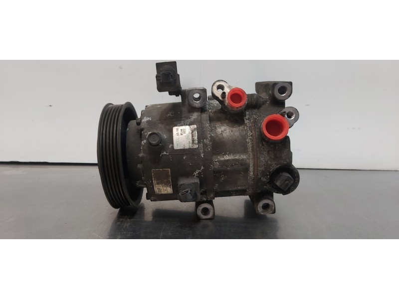 Recambio de compresor aire acondicionado para kia carens ( ) drive referencia OEM IAM 97701A4500  