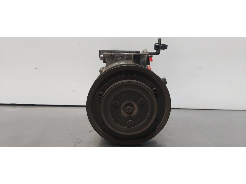 Recambio de compresor aire acondicionado para kia carens ( ) drive referencia OEM IAM 97701A4500  