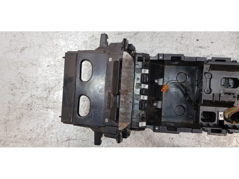 Recambio de apoyabrazos central para jaguar xf 3.0 v6 diesel s premium luxury referencia OEM IAM 8X23F044K84AG  