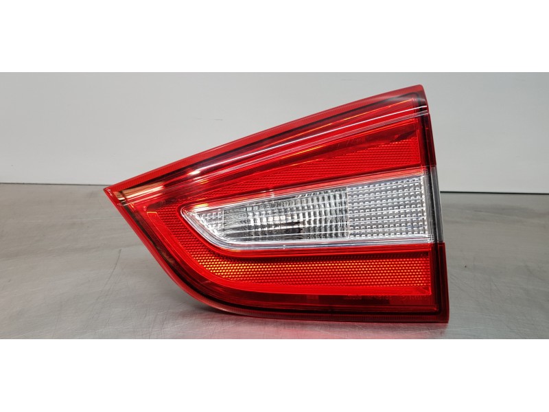 Recambio de piloto trasero derecho interior para suzuki sx4 glx referencia OEM IAM 3625464R00  