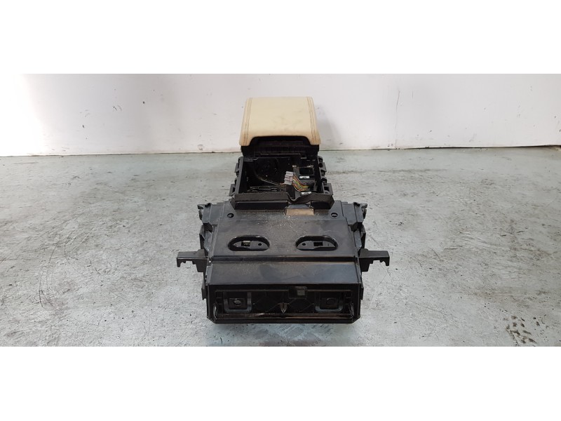 Recambio de apoyabrazos central para jaguar xf 3.0 v6 diesel s premium luxury referencia OEM IAM 8X23F044K84AG  