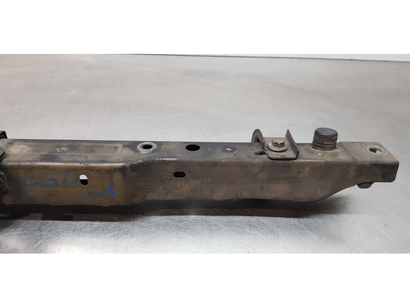 Recambio de travesaño superior para toyota rav 4 (a3) executive referencia OEM IAM 5321642901  