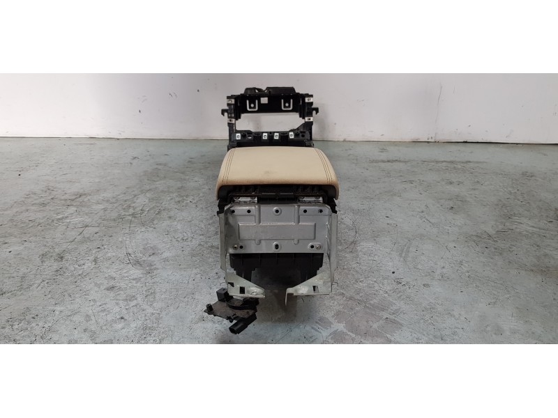 Recambio de apoyabrazos central para jaguar xf 3.0 v6 diesel s premium luxury referencia OEM IAM 8X23F044K84AG  