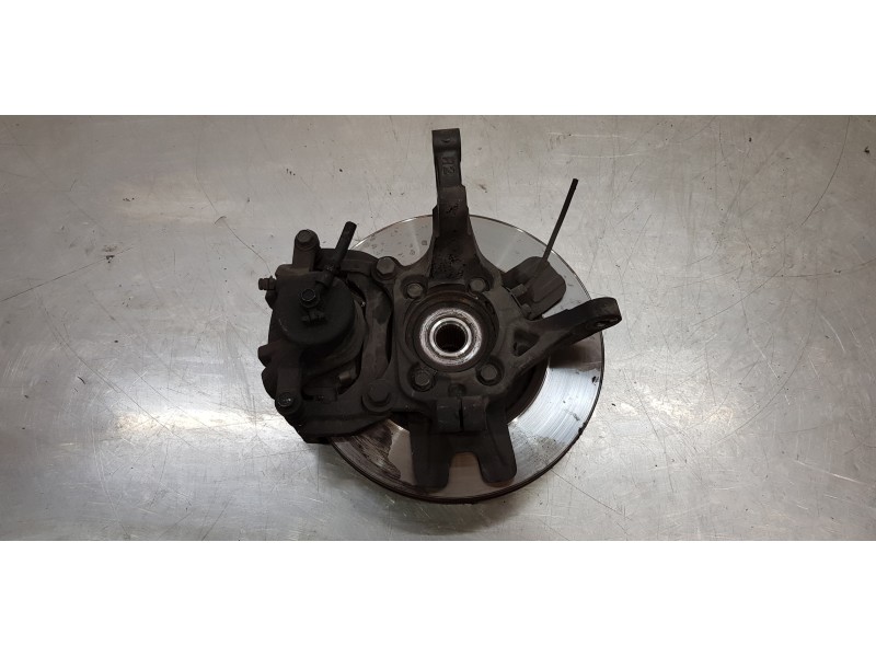 Recambio de mangueta delantera derecha para kia carens ( ) drive referencia OEM IAM 51716A4500  