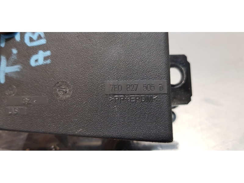 Recambio de cerradura puerta trasera izquierda para volkswagen t6 transporter furgón referencia OEM IAM 7E0827505B  