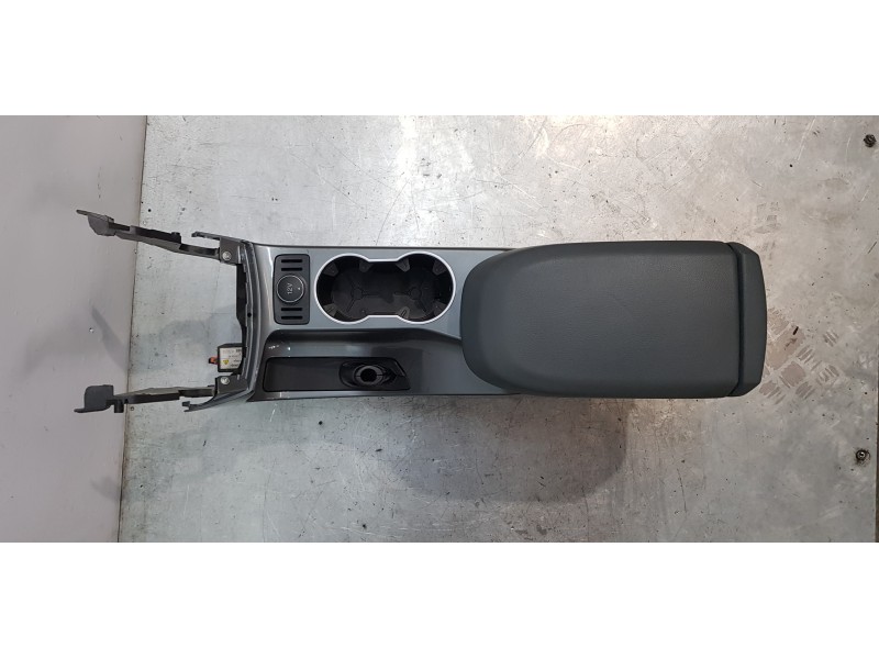 Recambio de apoyabrazos central para ford grand c-max trend referencia OEM IAM AM51R045C74AF38DD  