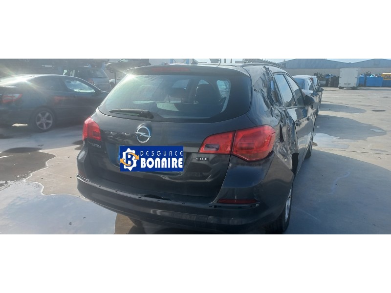 opel astra j sports tourer del año 2015