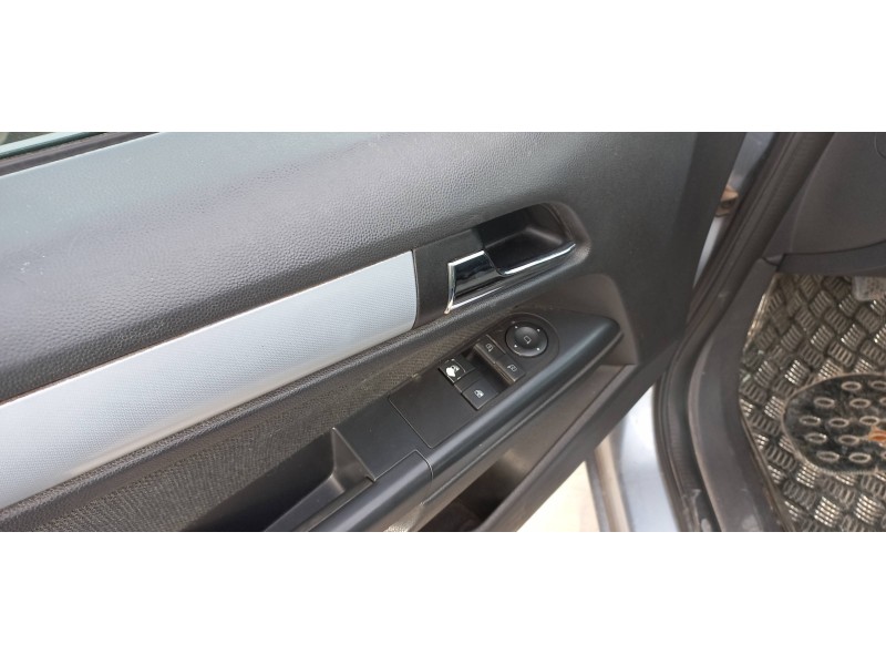 opel astra h berlina del año 2004