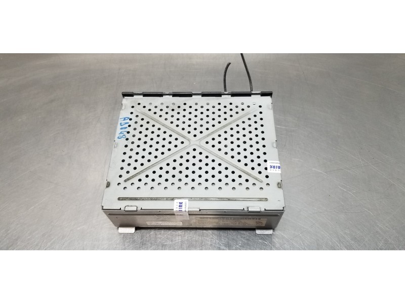 Recambio de sistema audio / radio cd para audi a4 ber. (b8) básico referencia OEM IAM 4F0035541L  