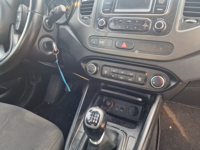 kia carens ( ) del año 2014