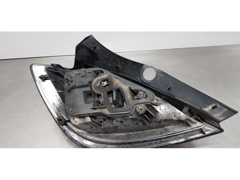 Recambio de piloto trasero derecho para opel astra h berlina enjoy referencia OEM IAM 93190305  