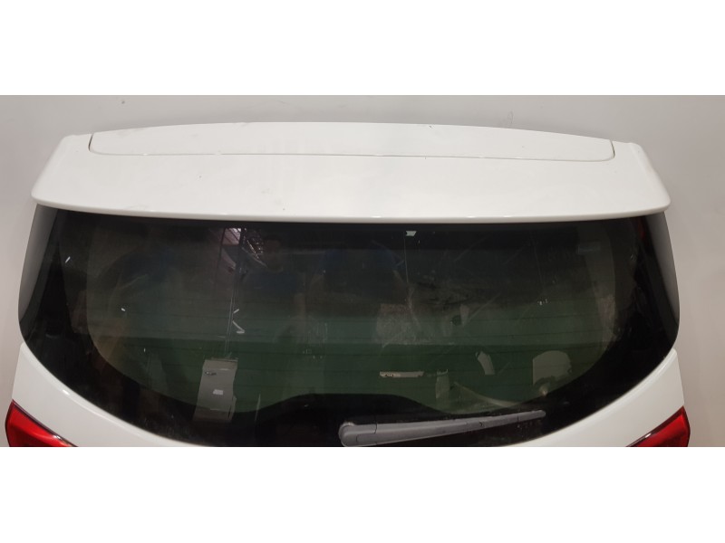 Recambio de porton trasero para kia carens ( ) drive referencia OEM IAM 73700A4040  