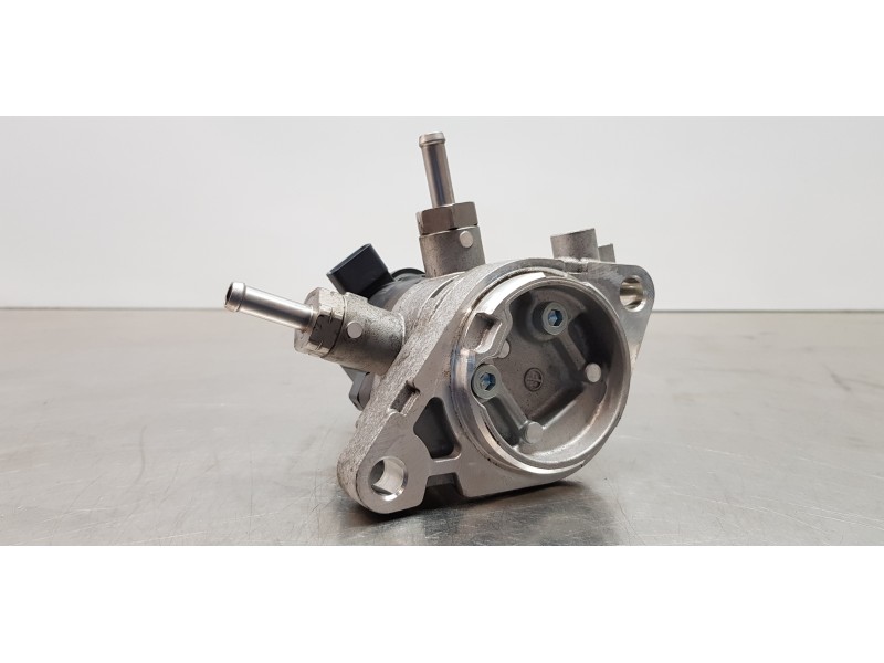 Recambio de bomba aceite para toyota rav 4 plug-in hybrid advance referencia OEM IAM 3530048070  