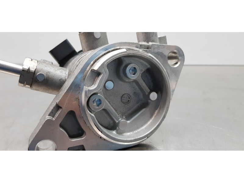 Recambio de bomba aceite para toyota rav 4 plug-in hybrid advance referencia OEM IAM 3530048070  