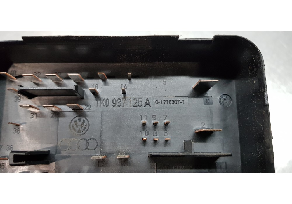 Recambio de caja reles / fusibles para audi a3 sportback (8p) 2.0 tdi attraction referencia OEM IAM 1K0937125A  