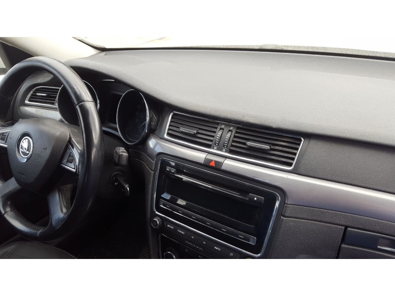 skoda superb combi (3t5) del año 2009