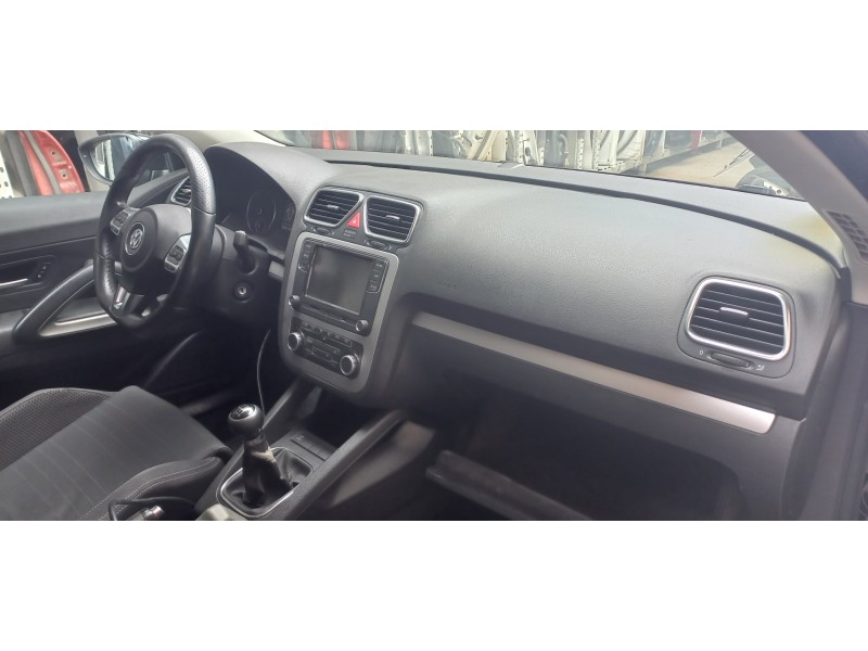 volkswagen scirocco (137) del año 2010