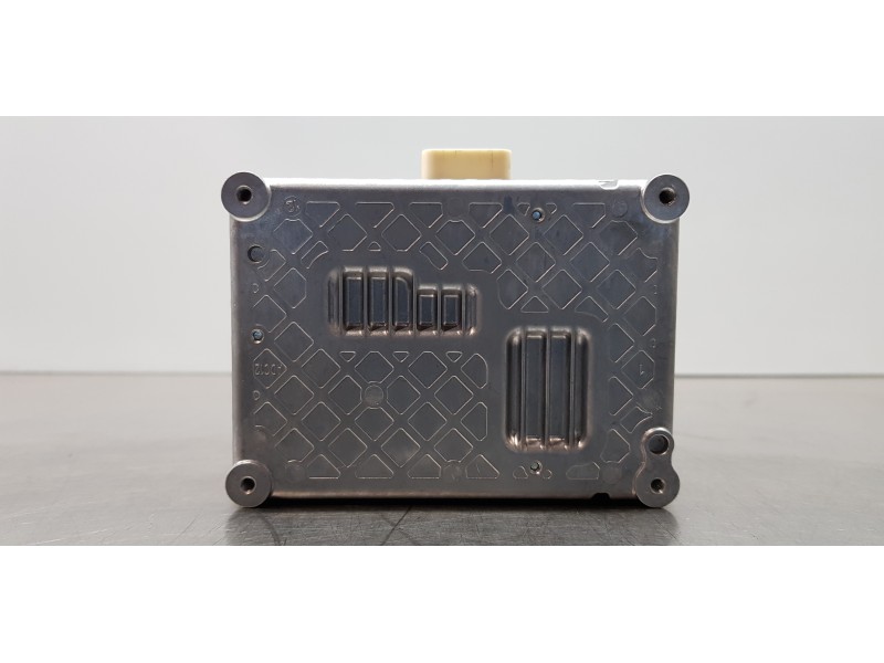 Recambio de modulo electronico para toyota rav 4 plug-in hybrid advance referencia OEM IAM 8621042070  