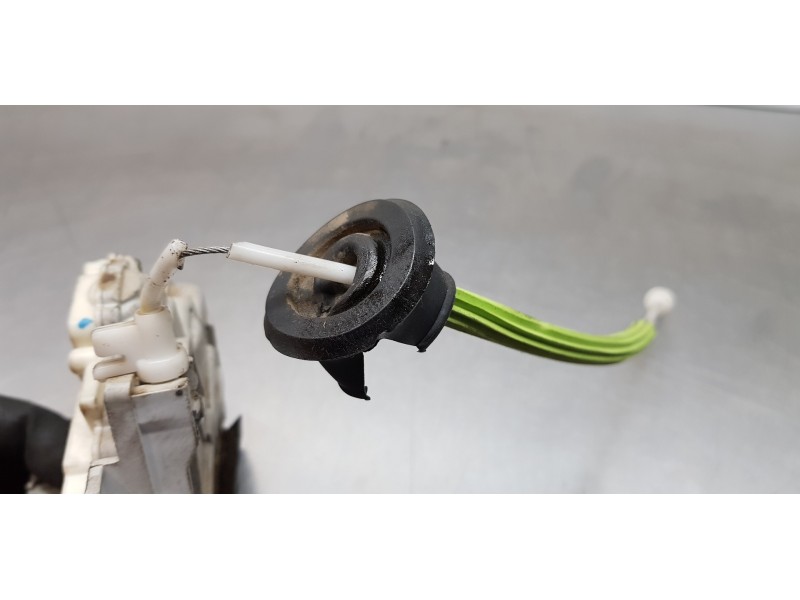 Recambio de cerradura puerta trasera derecha para audi a3 sportback (8p) 2.0 tdi attraction referencia OEM IAM 4F0839016  