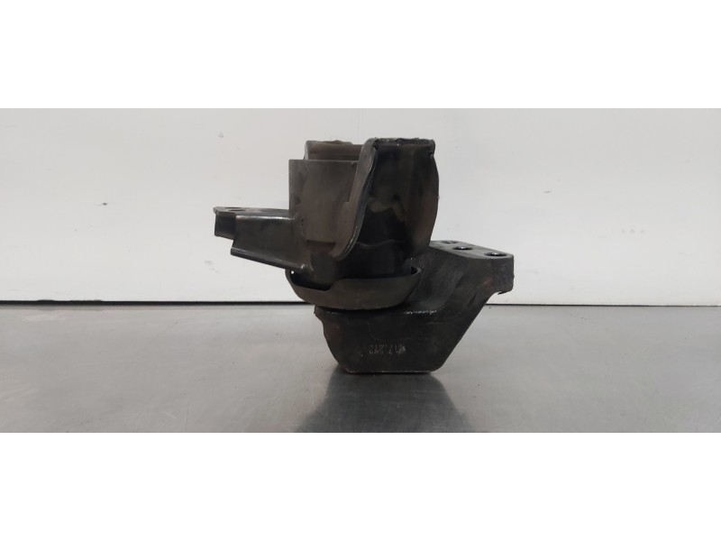 Recambio de soporte motor derecho para kia carens ( ) drive referencia OEM IAM 21810A4900  