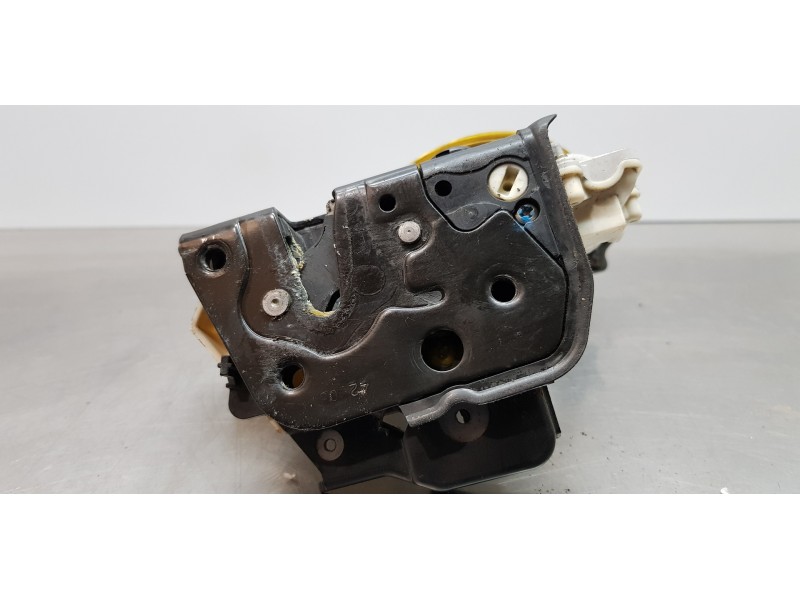 Recambio de cerradura puerta trasera derecha para audi a6 berlina (4f2) 2.0 tdi referencia OEM IAM 4F0839016   Recambio de cerradura puerta trasera derecha para audi a6 berlina (4f2) 2.0 tdi referencia OEM IAM 4F0839016